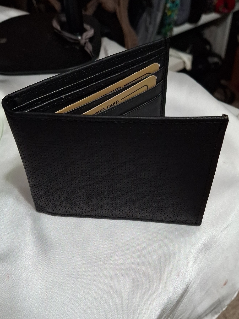 Tom's Men's Black Bi-Fold Leather Wallet - Classic Card Organizer New